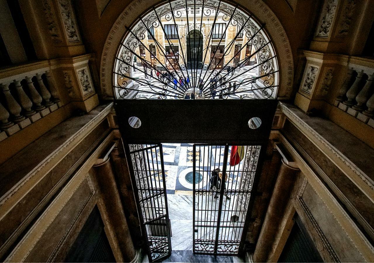 Domus Sibyllina, Galleria Umberto I Pensión 3*
